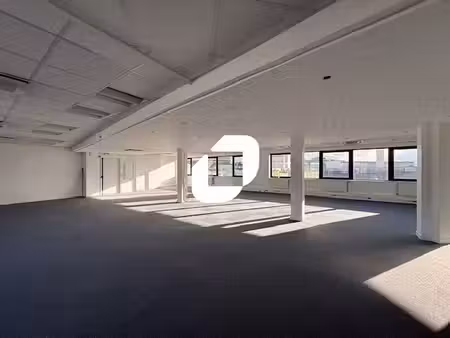location bureaux cergy 95000 412m²