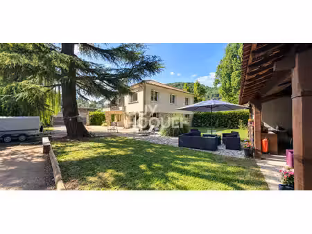 maison d'exception à vals les bains de 190 m² aux multiples possibilités