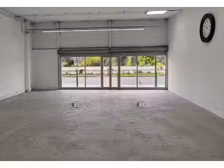 location commerce vedene 84270 350m² à 750m²