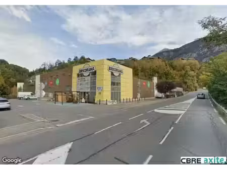 location local commercial 2 589m² briancon 05100