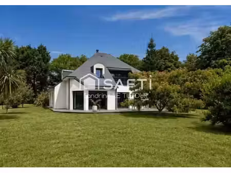 maison contemporaine 169 m2 avec grand jardin