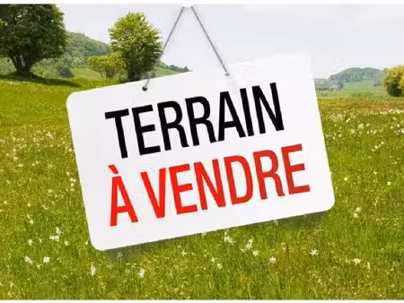 terrain à bâtir sur la commune de chassemy.