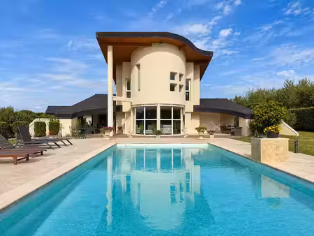 vente villa 7 pièces 216 m² à péronnas (01960)  655 000 €