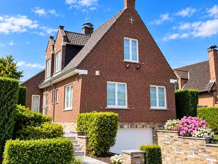 belle villa 4 façades avec jardin plein sud à alsemberg