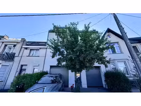 duplex prêt à emménager avec terrasse et jardin – peb b