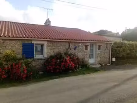 location maison meublé à liez (85420) : à louer meublé / 60m² liez
