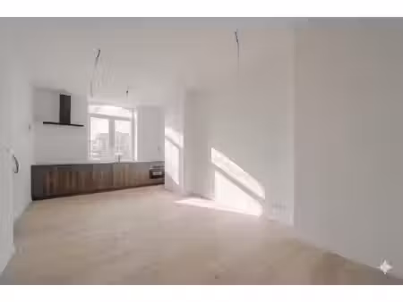 a vendre : appartement rez avec terrasse entièrement rénové