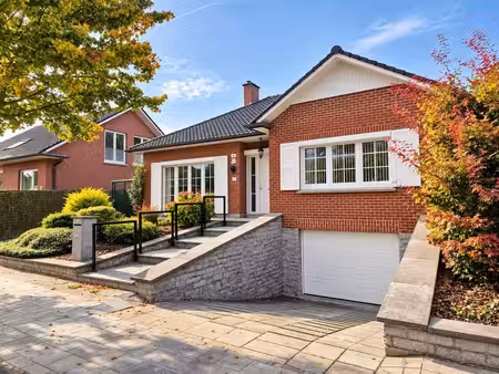 très belle maison de plain-pied avec véranda  garage et g...