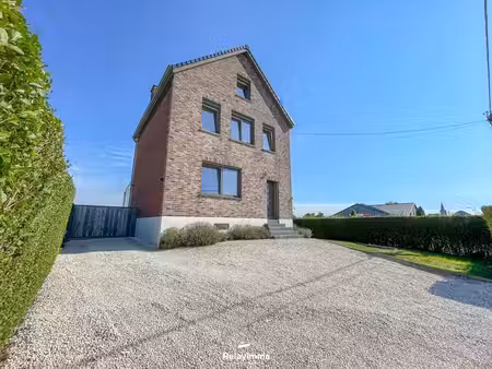 belle maison 4 façades rénovée avec jardin