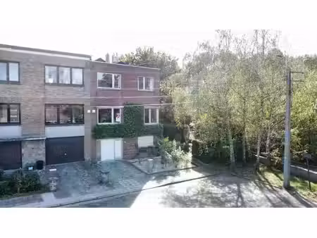 maison 3 façades - jardin - garage - peb c - cointe