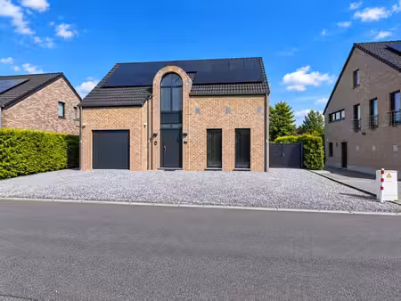 superbe villa 4- faç- pisc -chauffee-panneaux-terr-jardin