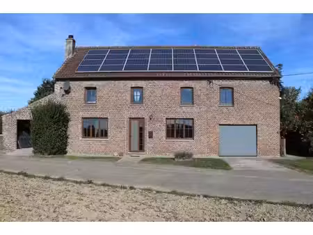 spacieuse fermette 3 chambres avec potentiel d’aménagement