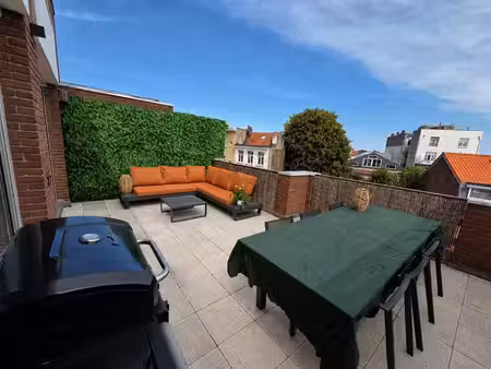 duplex penthouse rénové 2 chambres  2 terrasses  garage box