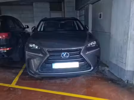parking interieure securisee + local de rangement privatif