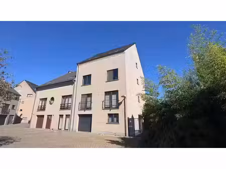 spacieuse maison trois façades aux finitions luxueuses et po