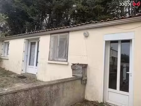 vente maison à saint-michel-en-l'herm (85580) : à vendre / 50m² saint-michel-en-l'herm