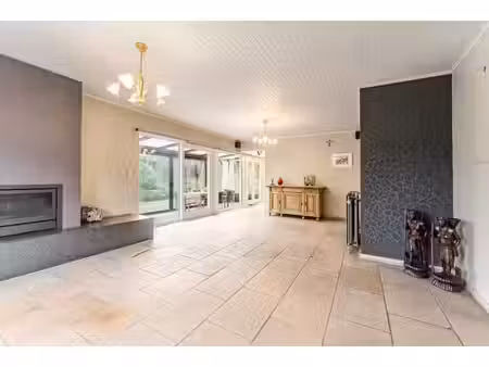 verzorgde bungalow op 585 m2 met 3 slaapkamers en zonnige...