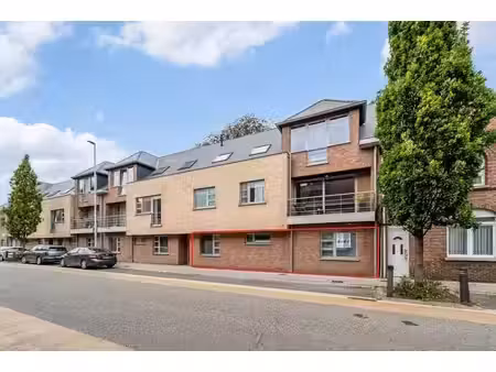 modern gelijkvloers appartement met 2 slaapkamers  tuin e...
