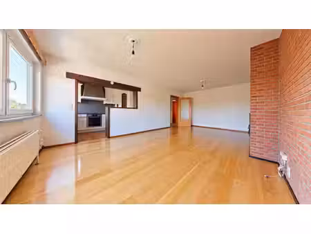 lumineux appartement de 85m2 à louer dans le quartier de ...