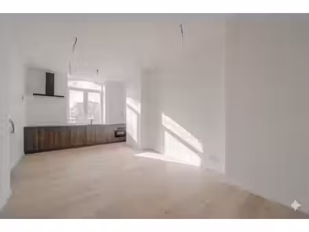 appartement rez avec terrasse entièrement rénové