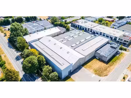 bâtiment d’entreprise à louer à wavre pour € 7.800