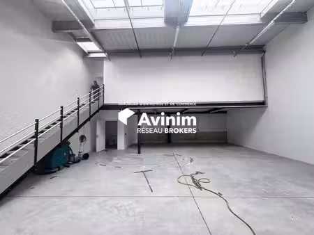 location entrepôt stains 93240 200m²