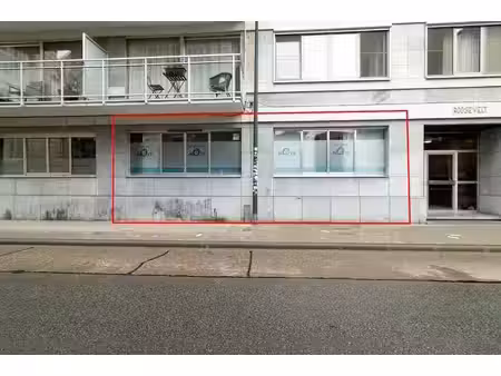 2 bureaux idéalement situés  chacun avec place de parking