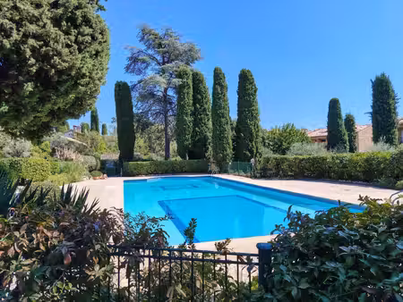 vence - appartement trois pièces meublé avec garage et terrasse