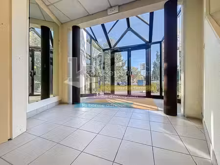 local commercial de 52m² à louer