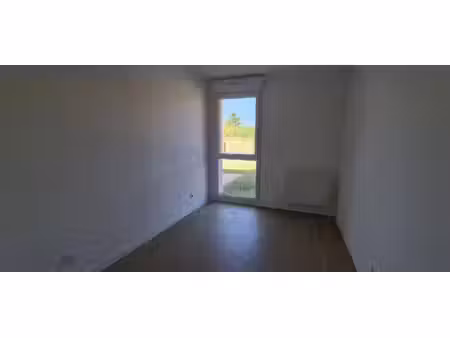 beau t3 neuf  avec jardin au centre de plougonvelin