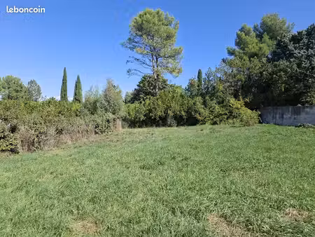 terrain à bâtir de 1300 m² à venelles (13)