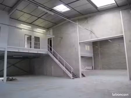 local bureaux 640 m²