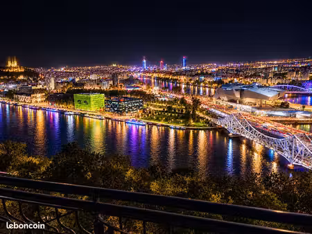 t3 de 68 m² avec balcon — vue panoramique imprenable sur lyon (la mulatière)