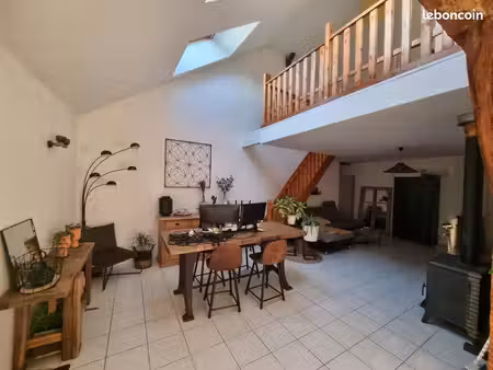 appartement 5 pièces 104 m²