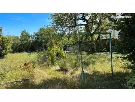 terrain 400 m² lancie