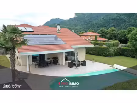 villa 5 pièces 136 m²