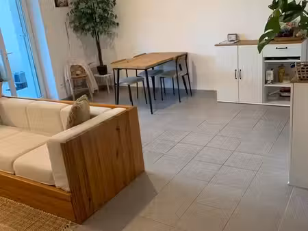 f3 avec terrasse et parking