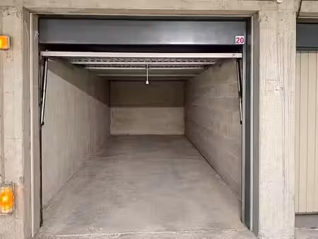 parking/box 14 m² la grande-motte