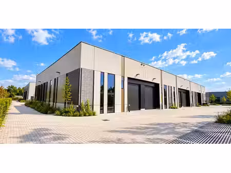bâtiment d’entreprise à louer à zandhoven pour € 2.180