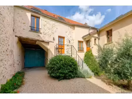 maison de caractère issue d'un corps de ferme rénové avec jardin à evecquemont dans le vex