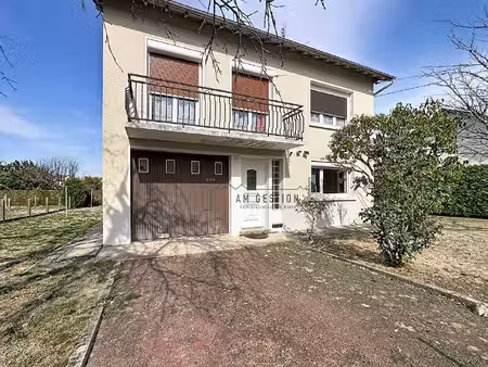 maison intégralement rénovée avec 3 chambres