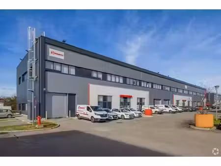 location local d’activités 403m²