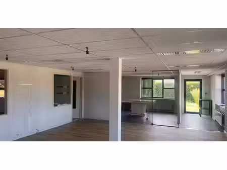 bureau à louer à eke pour € 1.000