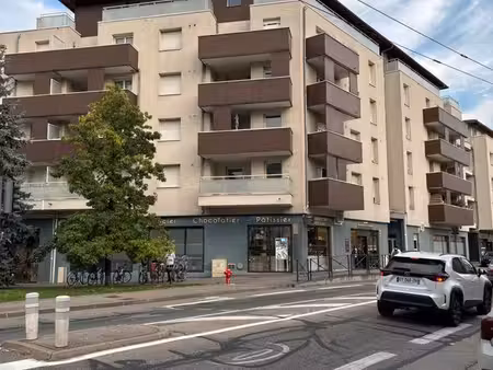 à vendre – t2 de 46 36 m² avec terrasse et vue dégagée sur les montagnes à eybens
