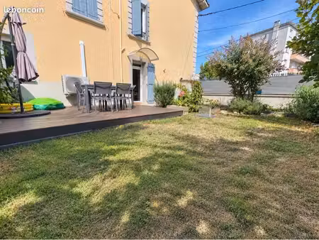 t3 78 m² avec jardin privatif 90 m²  garage et caves