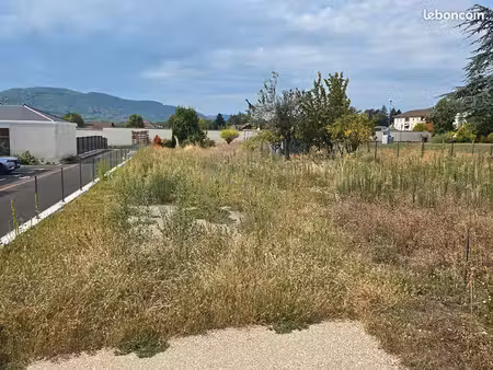 terrain 1202 m² rives