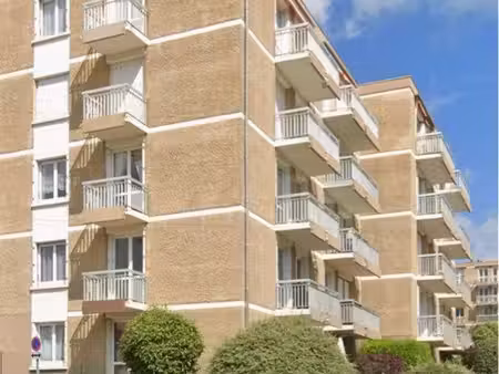 appartement t2 balcon/cave/garage