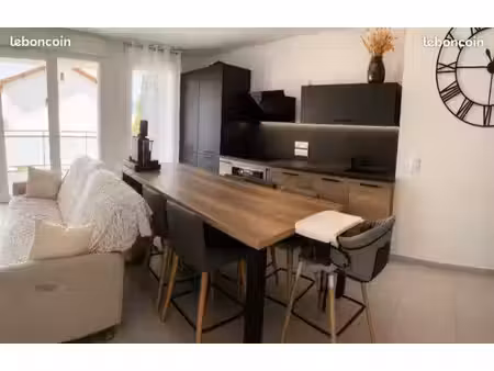 ? t3 récent de 64 m² avec terrasse de 22m²  climatisation et ascenseur
