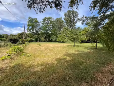 terrain 1 599 m² fresnes