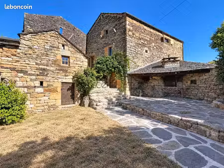 mas 6 pièces 130 m²